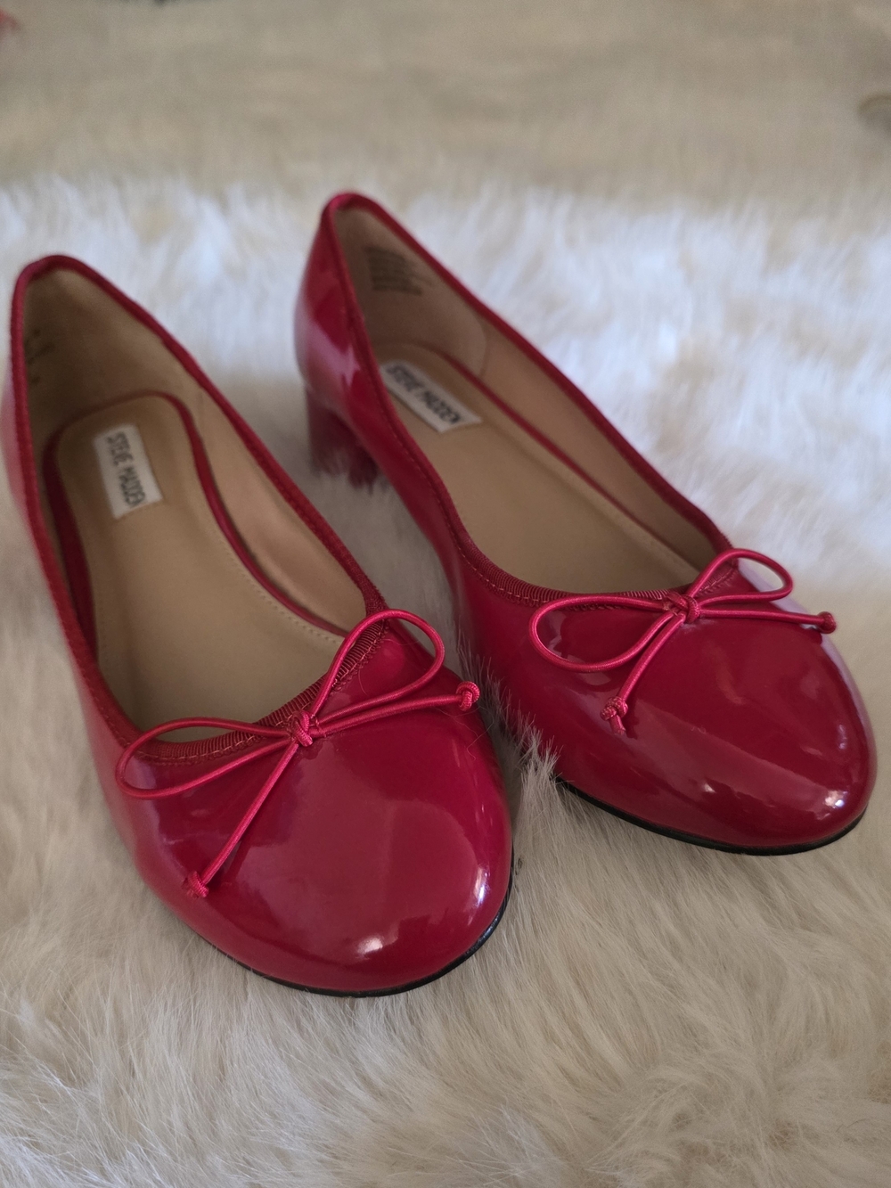 Steve Madden RED Patent Ballet Flats with Bow